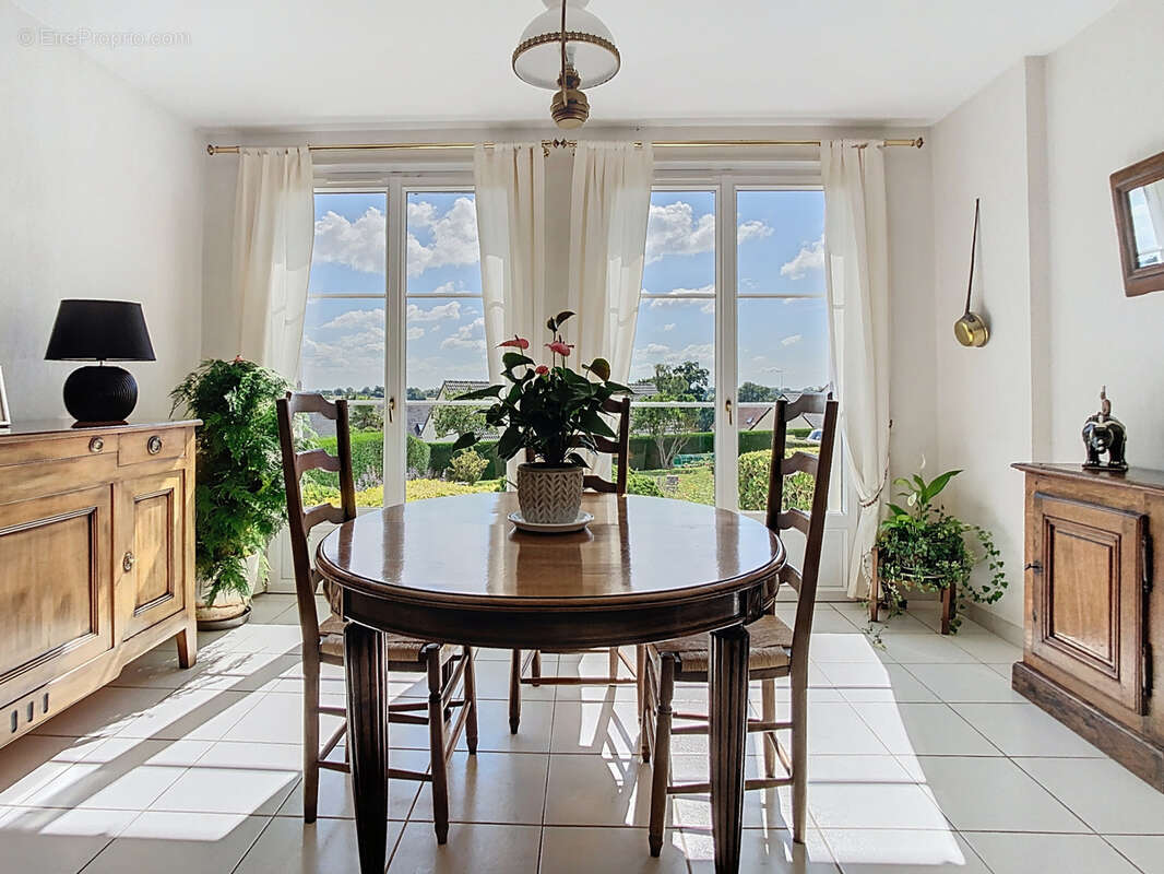 Maison à MOON-SUR-ELLE