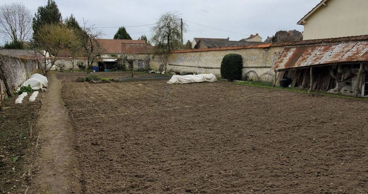 Terrain à MEREVILLE