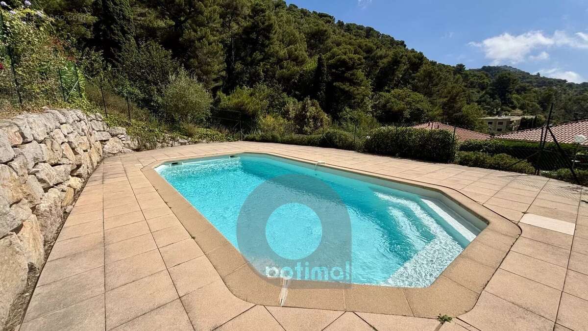 Appartement à EZE