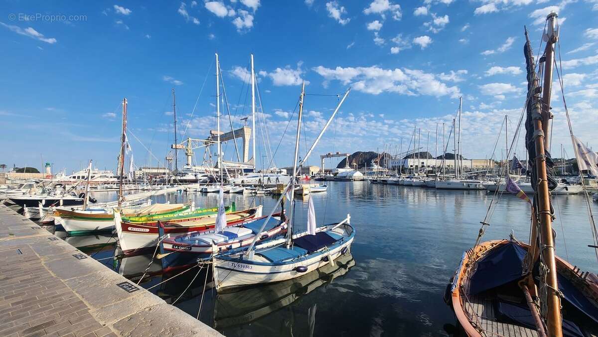 LA CIOTAT - APPARTEMENT T3/4 de 66m² - plein centre - - Appartement à LA CIOTAT