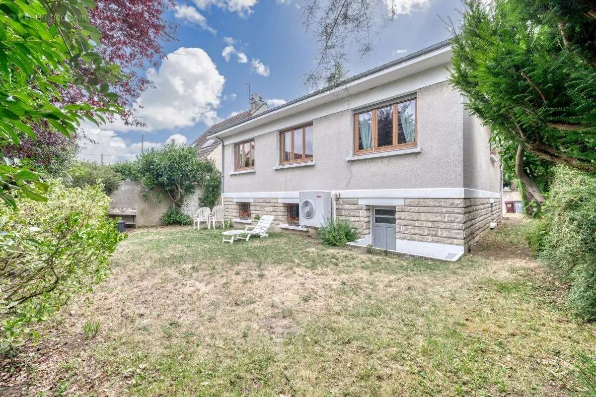 Maison à CHAMPS-SUR-MARNE