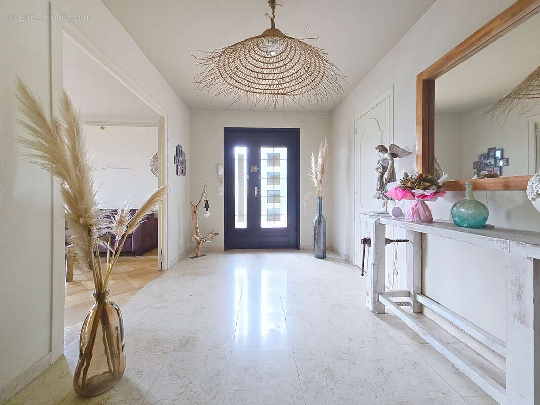 Maison à SAINT-ETIENNE-DES-OULLIERES