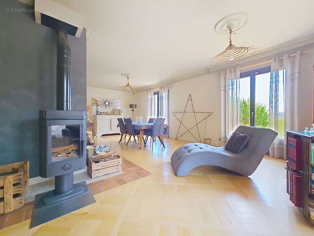 Maison à SAINT-ETIENNE-DES-OULLIERES