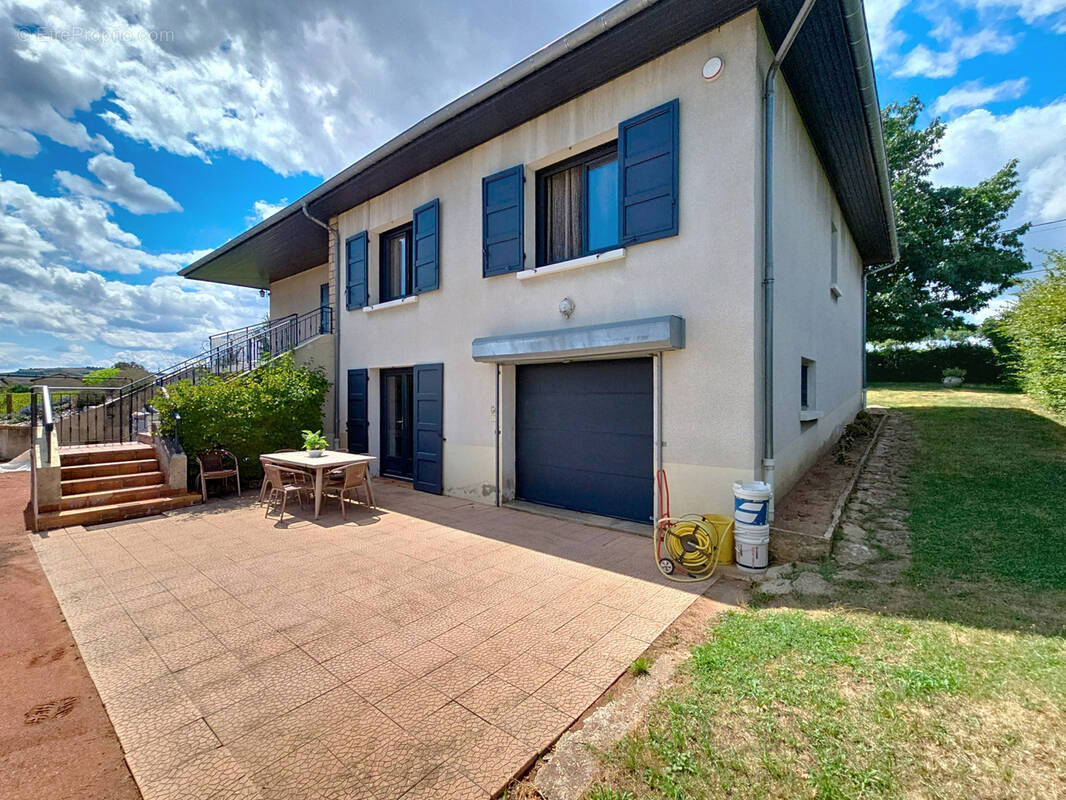 Maison à SAINT-ETIENNE-DES-OULLIERES