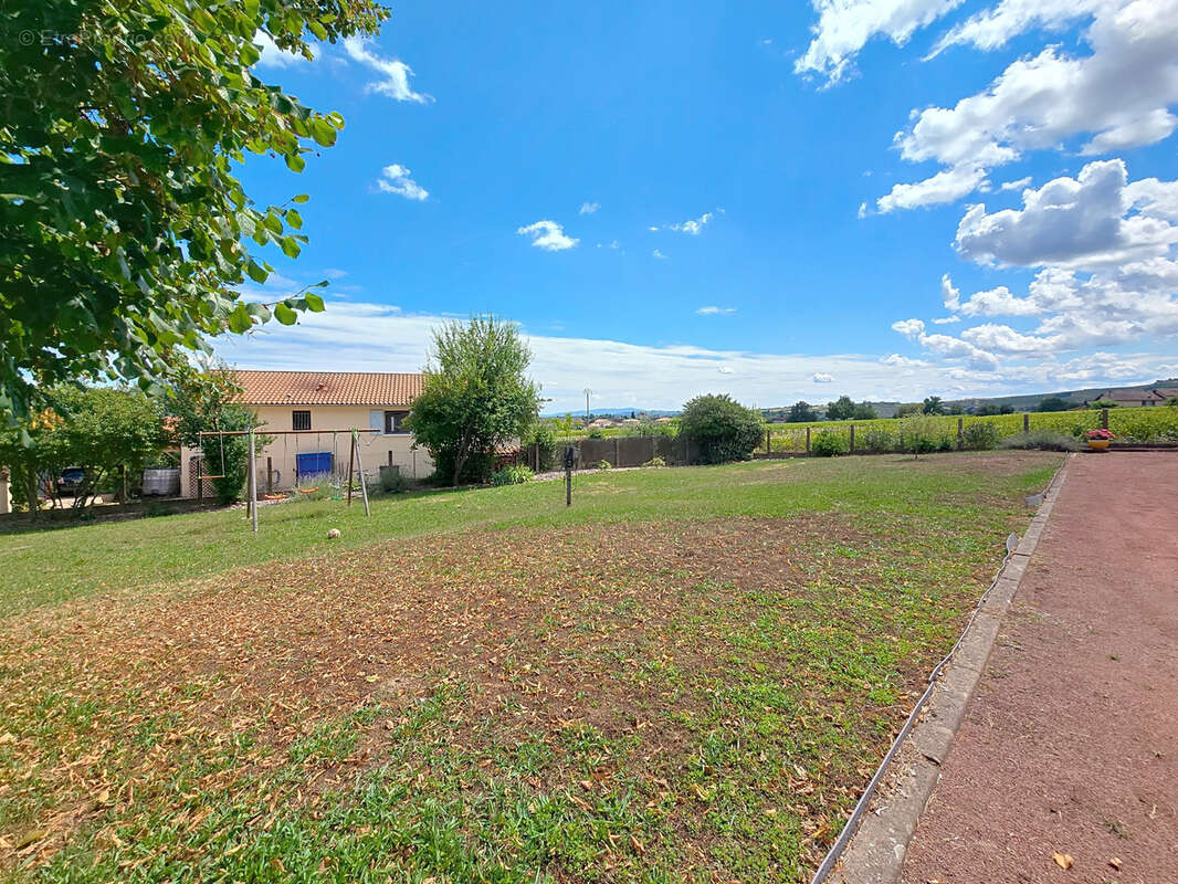 Maison à SAINT-ETIENNE-DES-OULLIERES