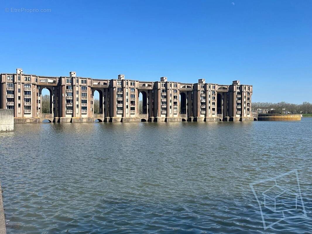 Appartement à MONTIGNY-LE-BRETONNEUX