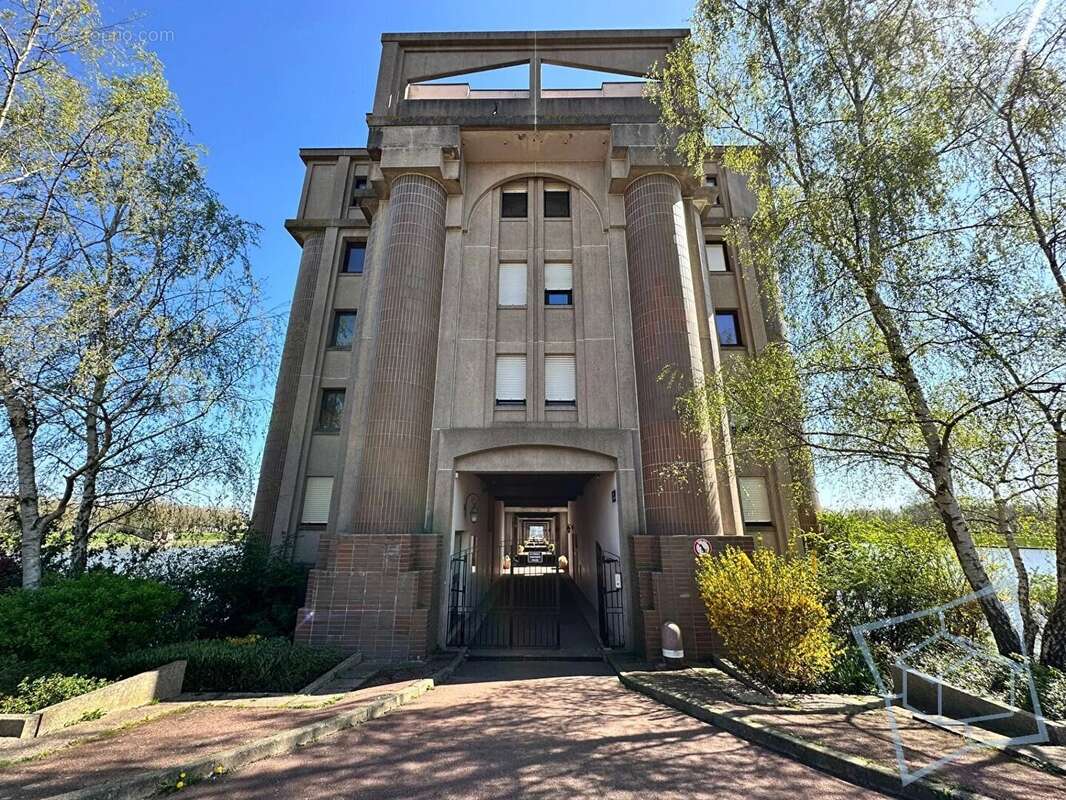 Appartement à MONTIGNY-LE-BRETONNEUX