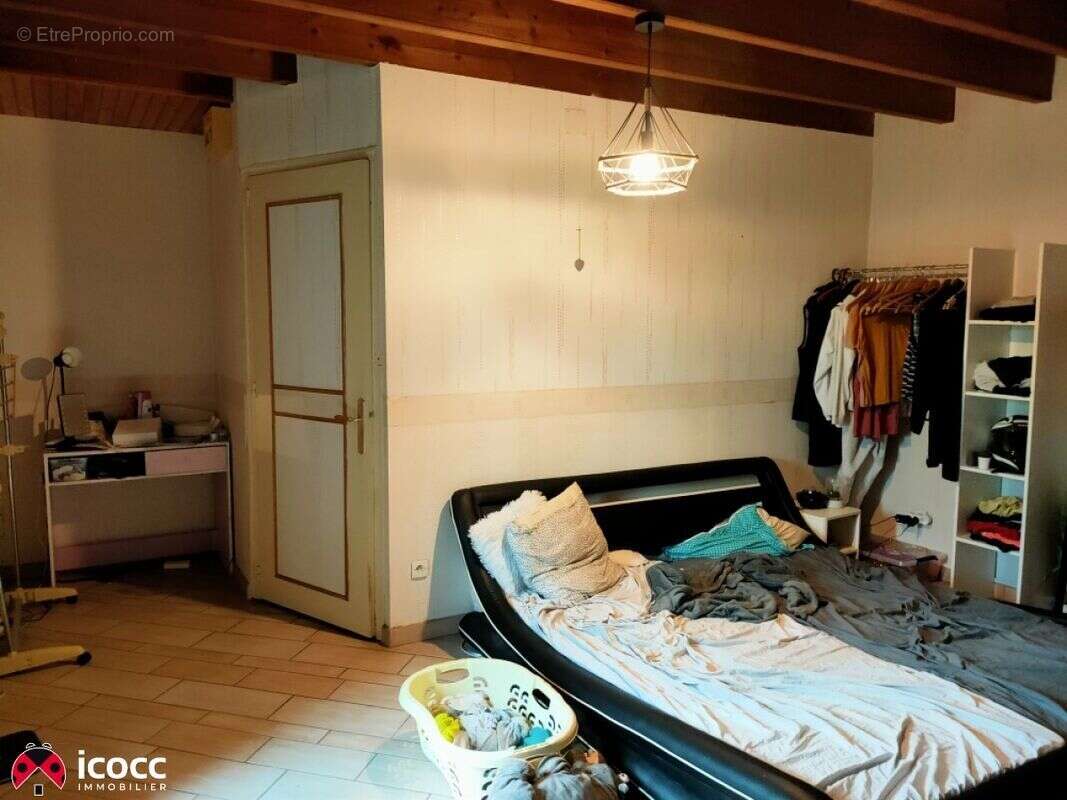 Maison à SAINT-LAURENT-DE-LA-SALLE