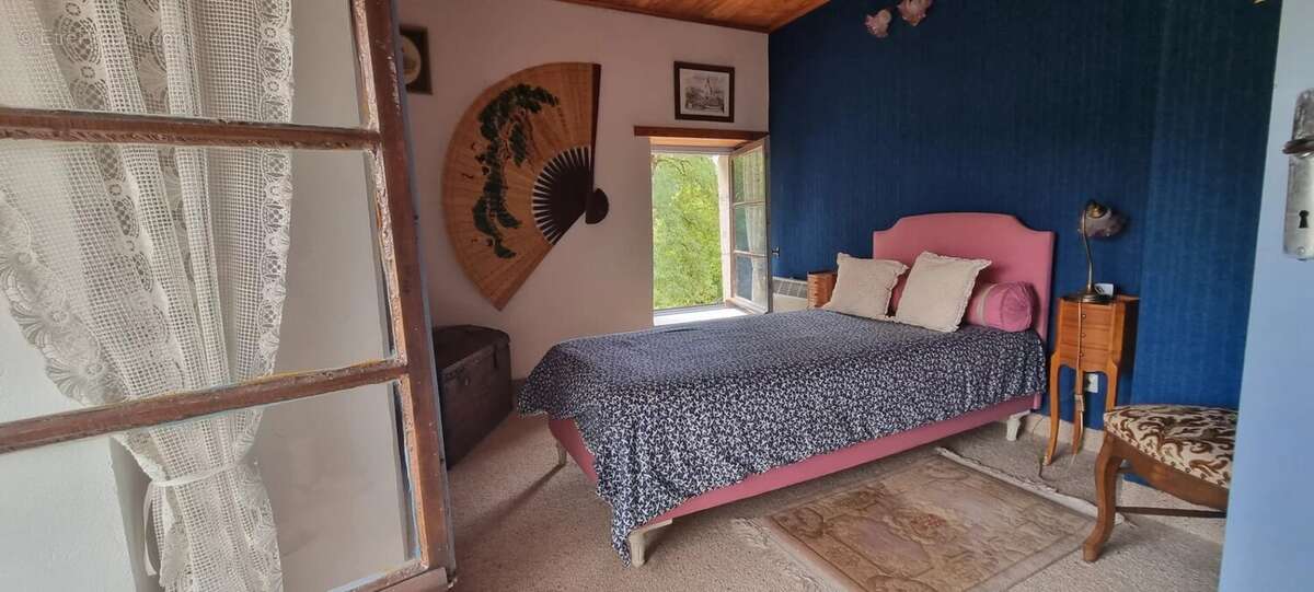 Maison à CASTELNAU-MONTRATIER