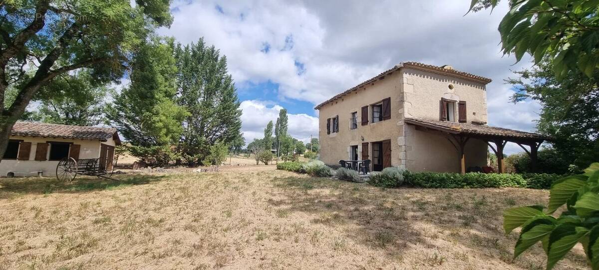 Maison à CASTELNAU-MONTRATIER