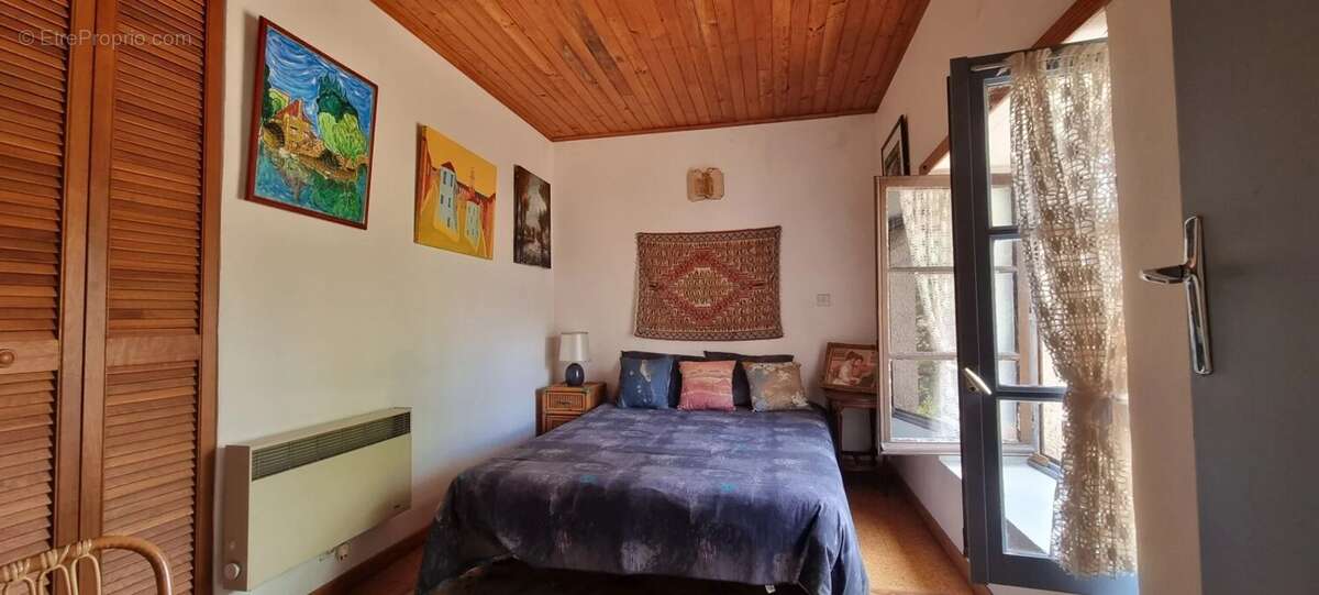 Maison à CASTELNAU-MONTRATIER