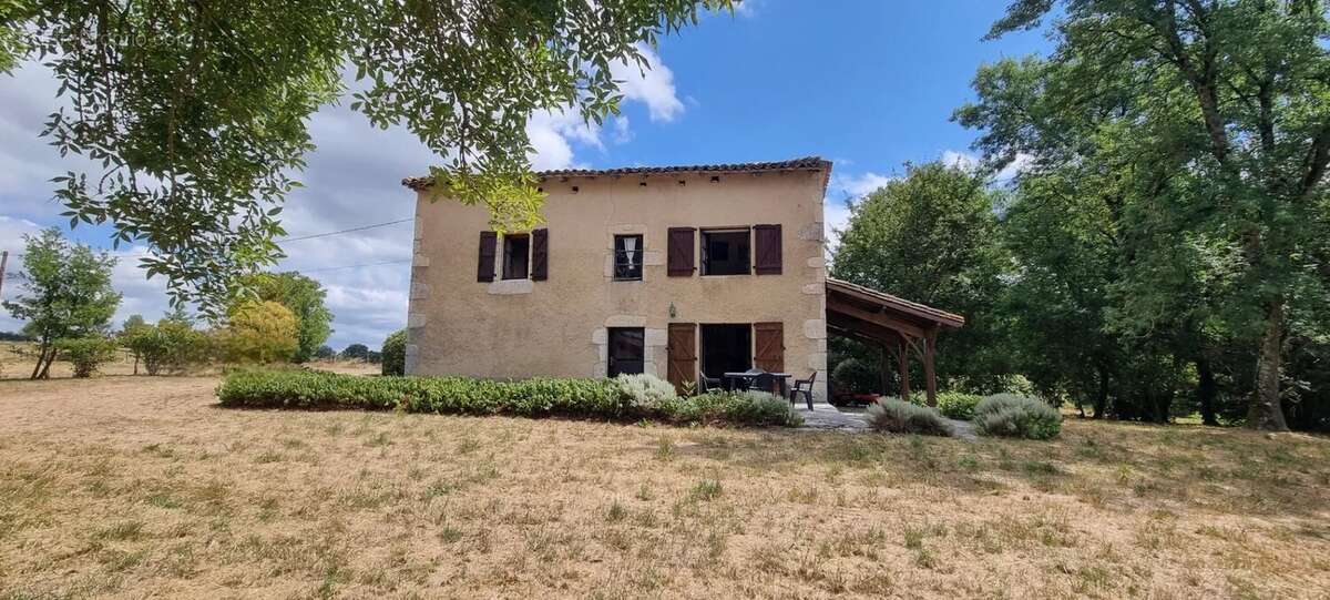 Maison à CASTELNAU-MONTRATIER