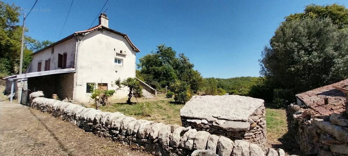 Maison à VAILHOURLES
