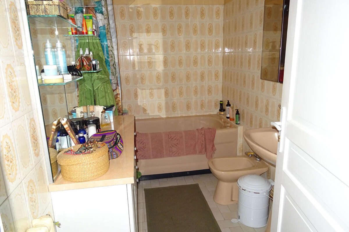 Maison à LA BAZOCHE-GOUET