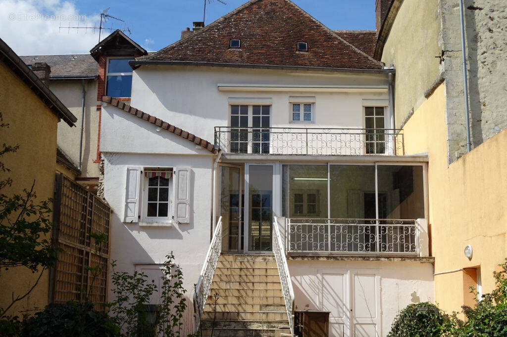 Maison à LA BAZOCHE-GOUET