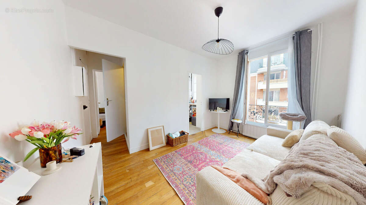 Appartement à LES LILAS