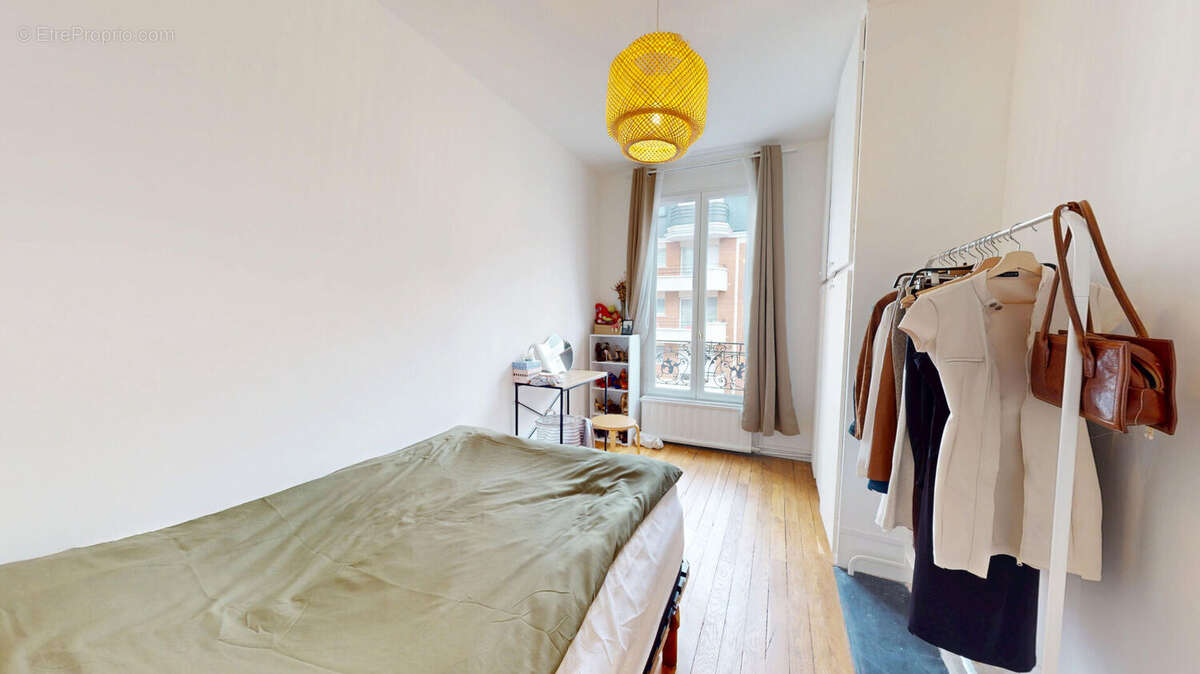 Appartement à LES LILAS