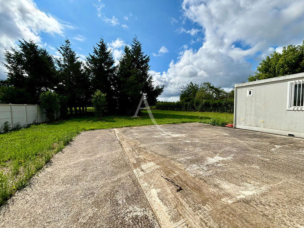 Terrain à CORMERAY