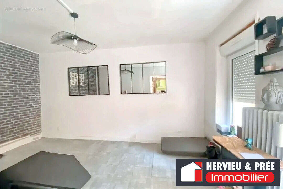 Maison à CRESSERONS