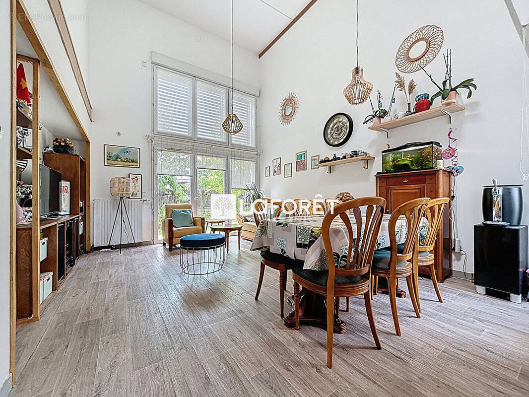 Maison à MOISSY-CRAMAYEL