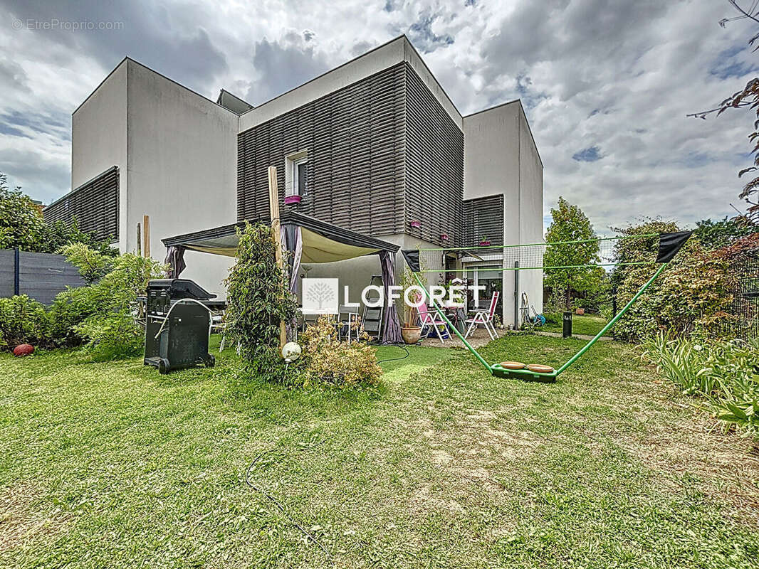 Maison à MOISSY-CRAMAYEL