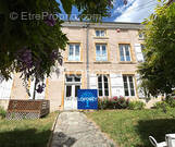 Maison à SAINT-SYMPHORIEN-DE-LAY