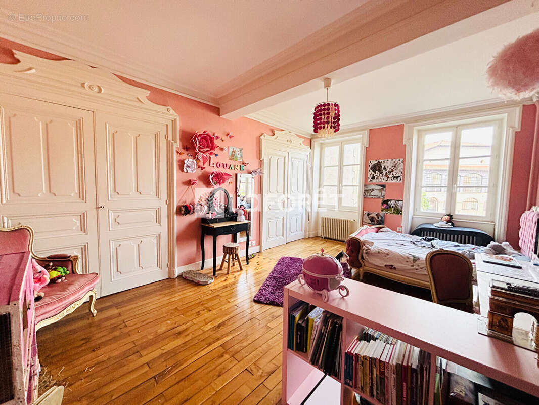 Maison à SAINT-SYMPHORIEN-DE-LAY