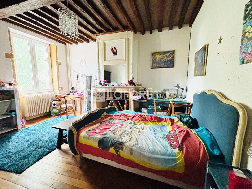 Maison à SAINT-SYMPHORIEN-DE-LAY