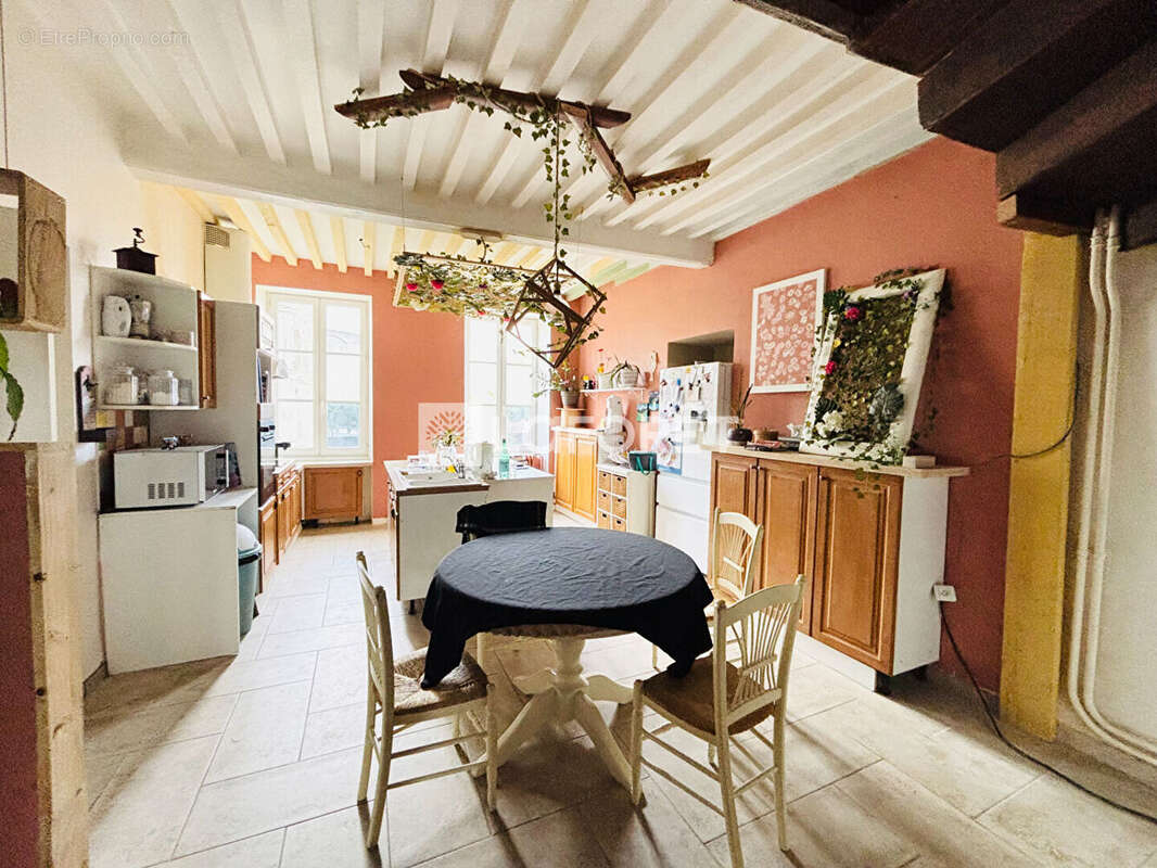 Maison à SAINT-SYMPHORIEN-DE-LAY