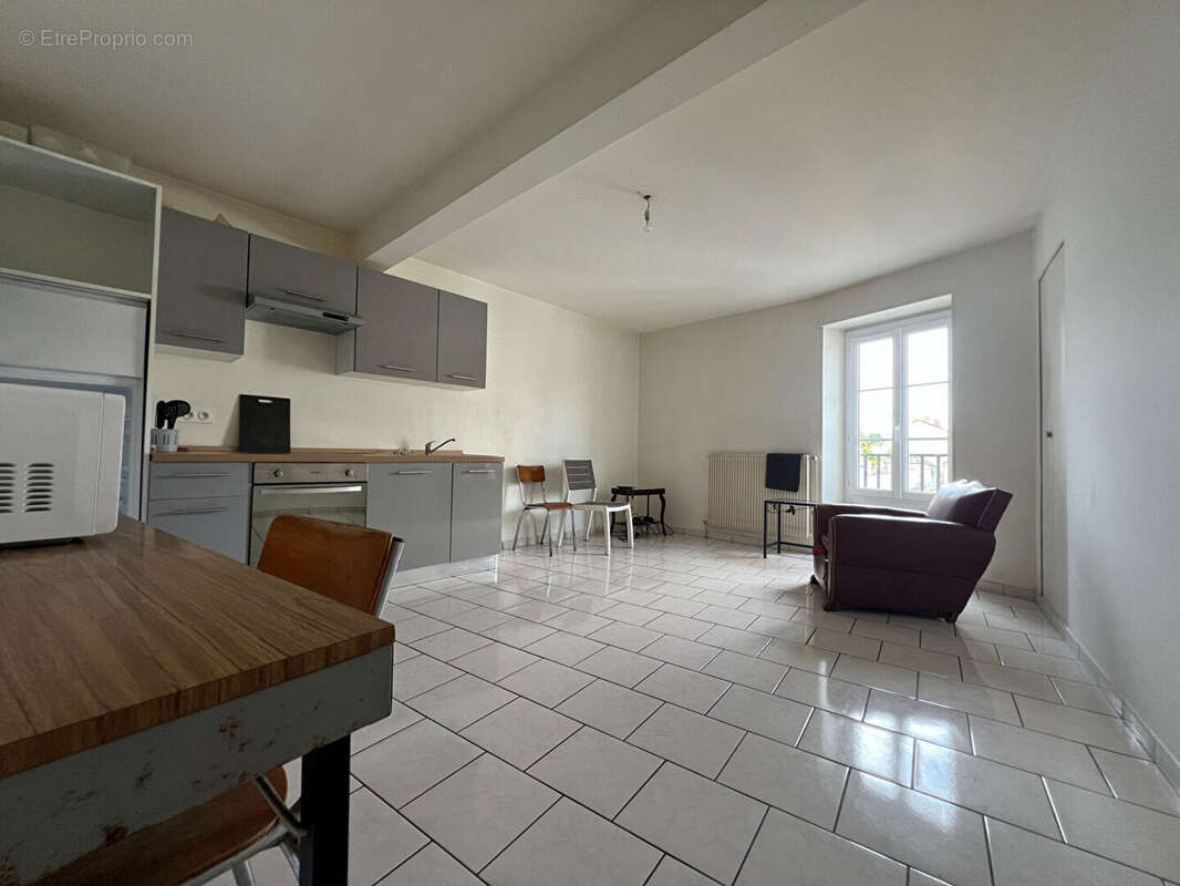 Commerce à LHOMMAIZE