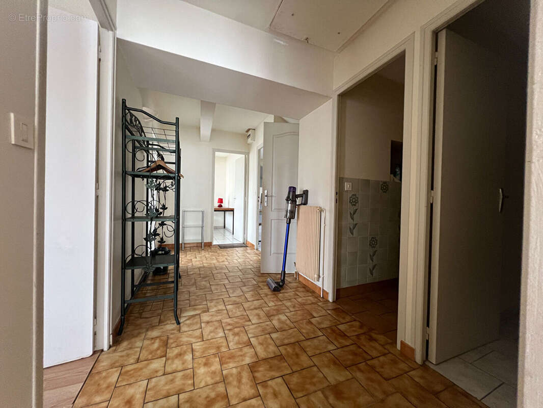 Commerce à LHOMMAIZE