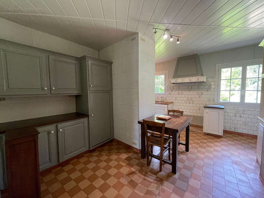 Maison à NESLES-LA-MONTAGNE