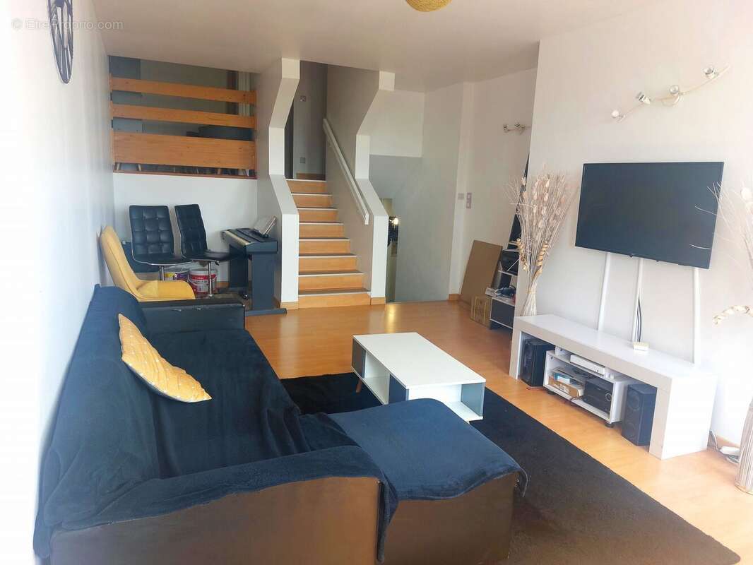 Séjour - Appartement à SARTROUVILLE