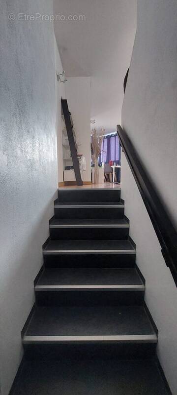 Appartement à SARTROUVILLE