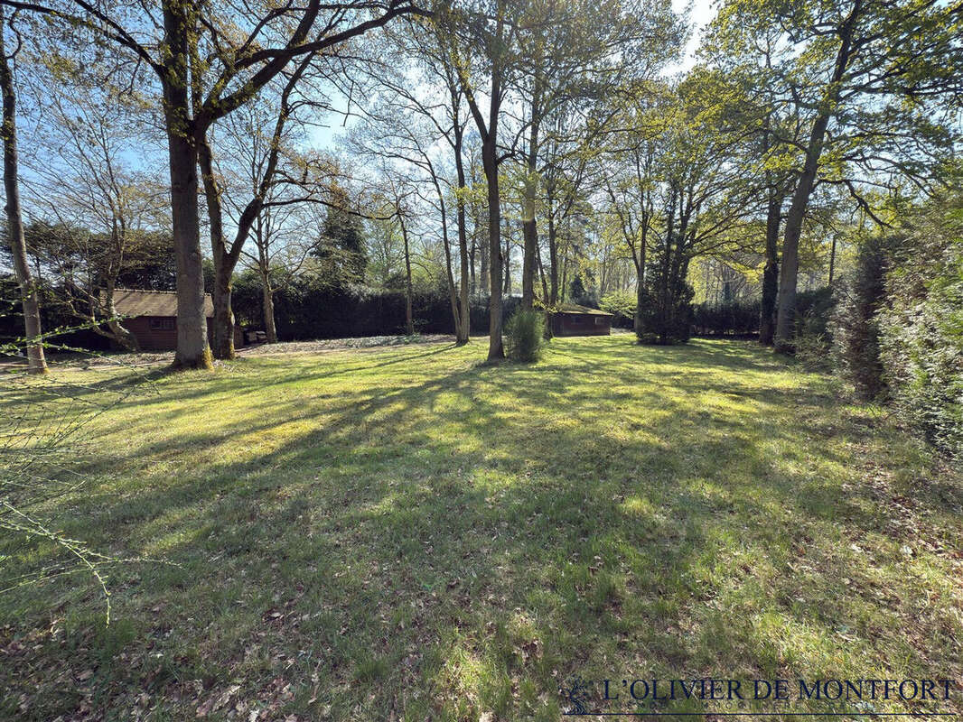 Terrain à MONTFORT-L&#039;AMAURY