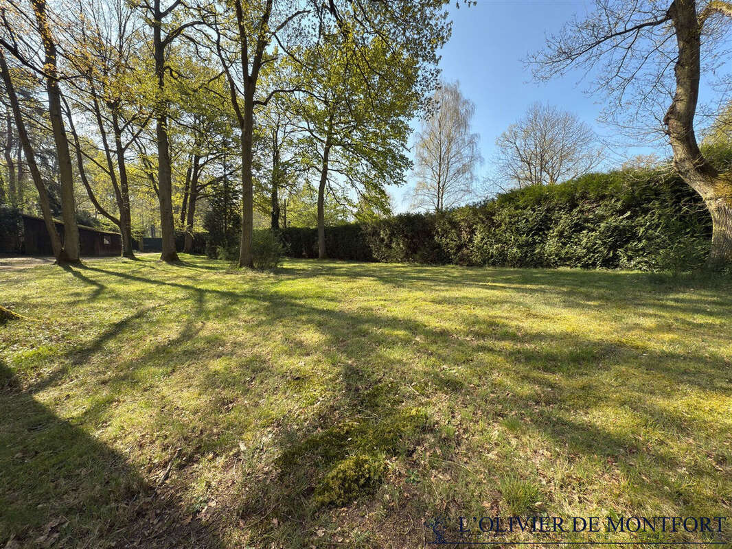 Terrain à MONTFORT-L&#039;AMAURY