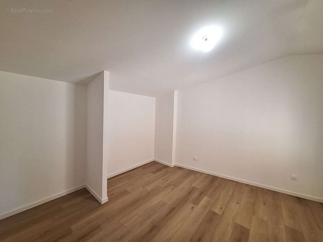 Appartement à SUZE-LA-ROUSSE