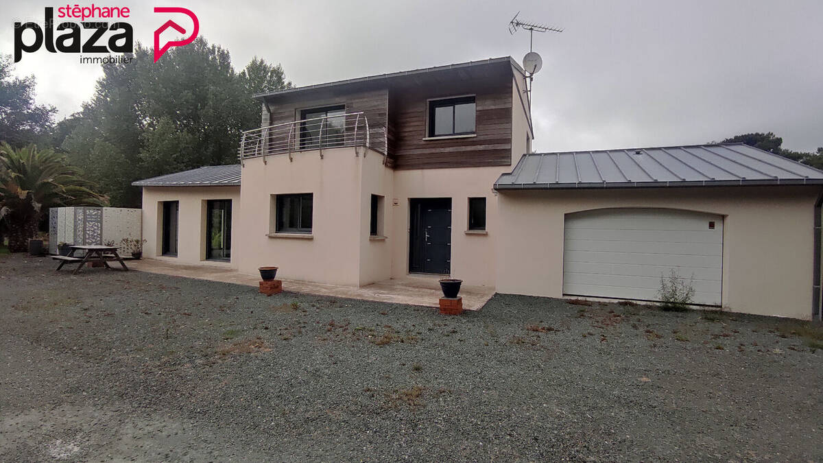 Maison à POULDREUZIC