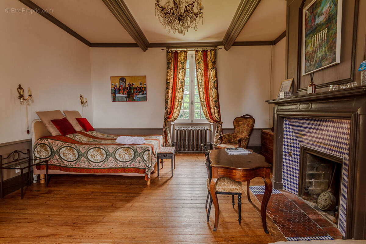 Maison à SAINT-HILAIRE-DU-HARCOUET