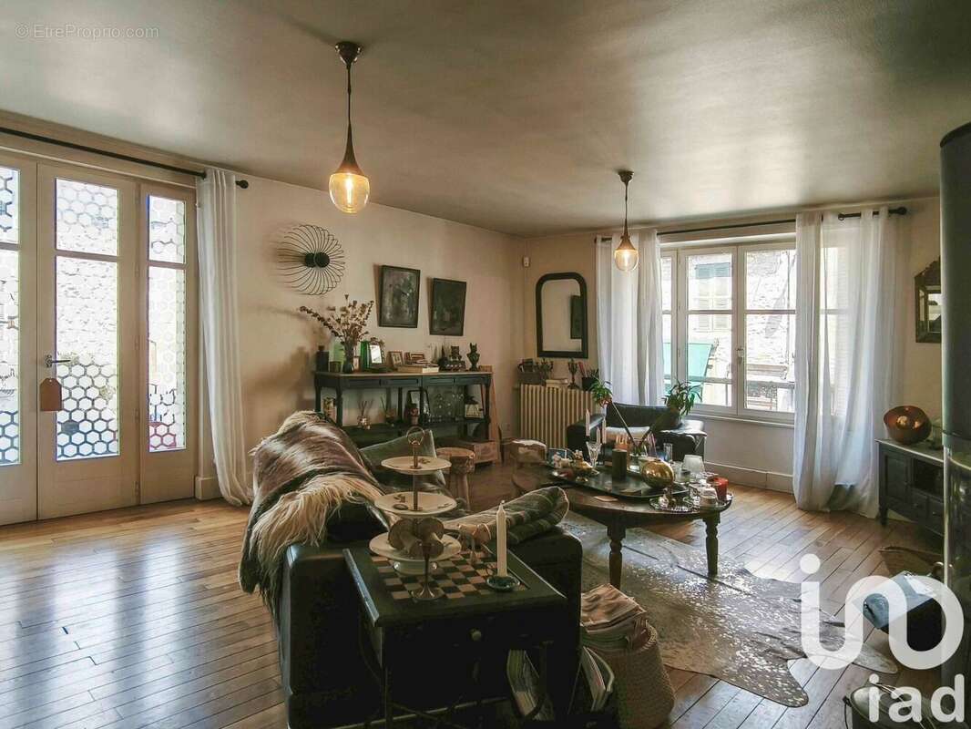 Photo 3 - Maison à ENTRAYGUES-SUR-TRUYERE