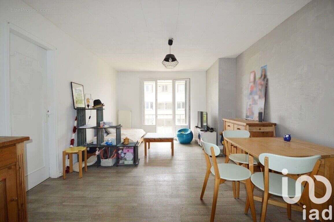 Photo 2 - Appartement à SAINT-MAUR-DES-FOSSES