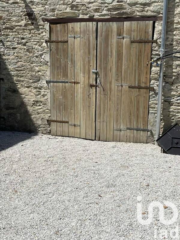 Photo 1 - Parking à EQUEURDREVILLE-HAINNEVILLE