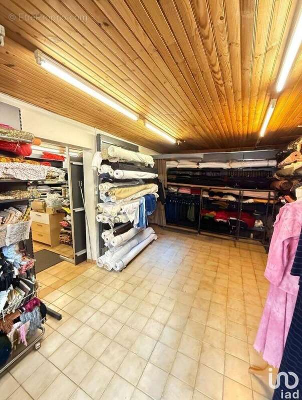 Photo 2 - Commerce à PROVINS