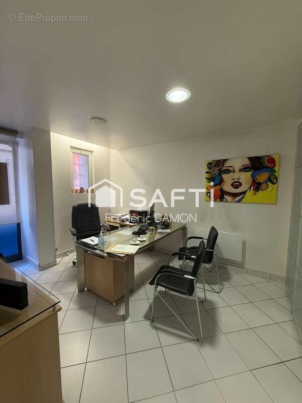 Photo 2 - Commerce à LA SEYNE-SUR-MER