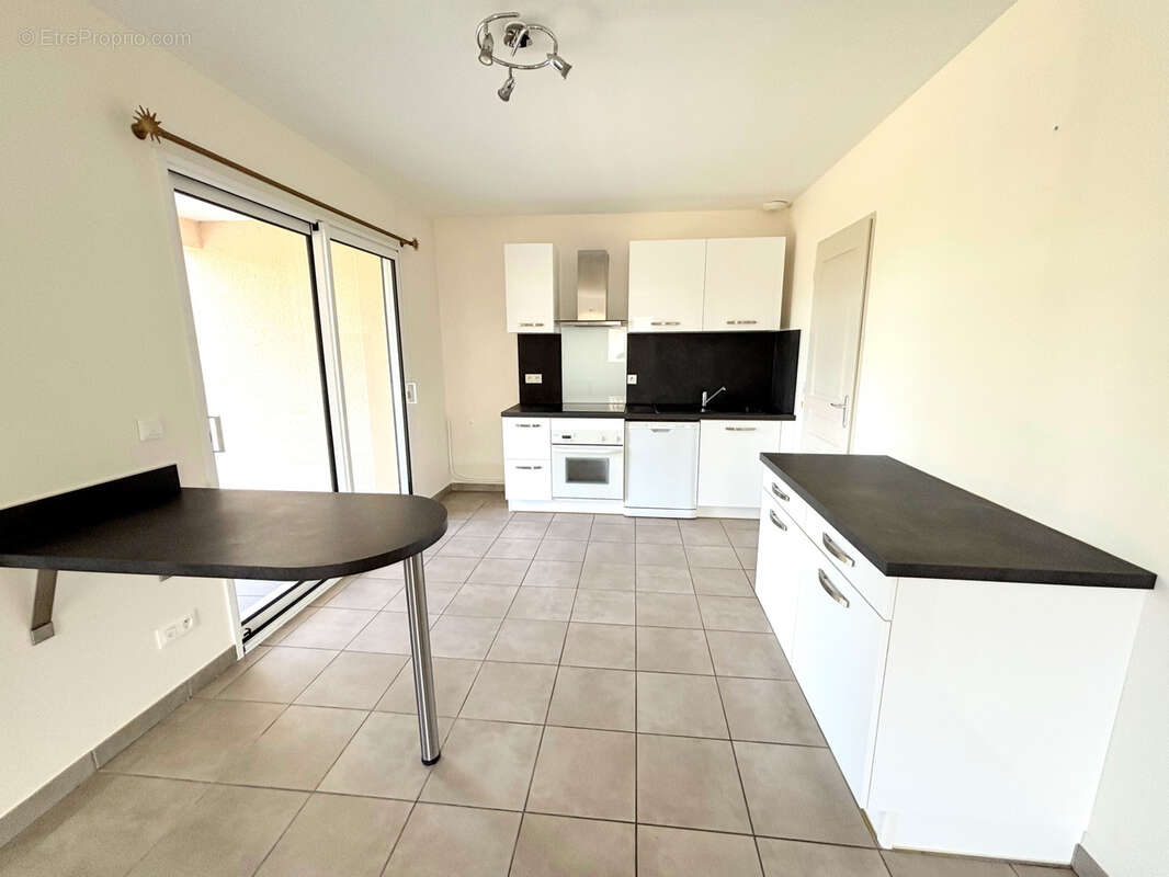 Appartement à VEAUCHE