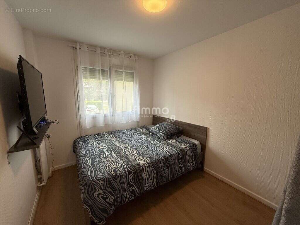 Appartement à VAUJOURS