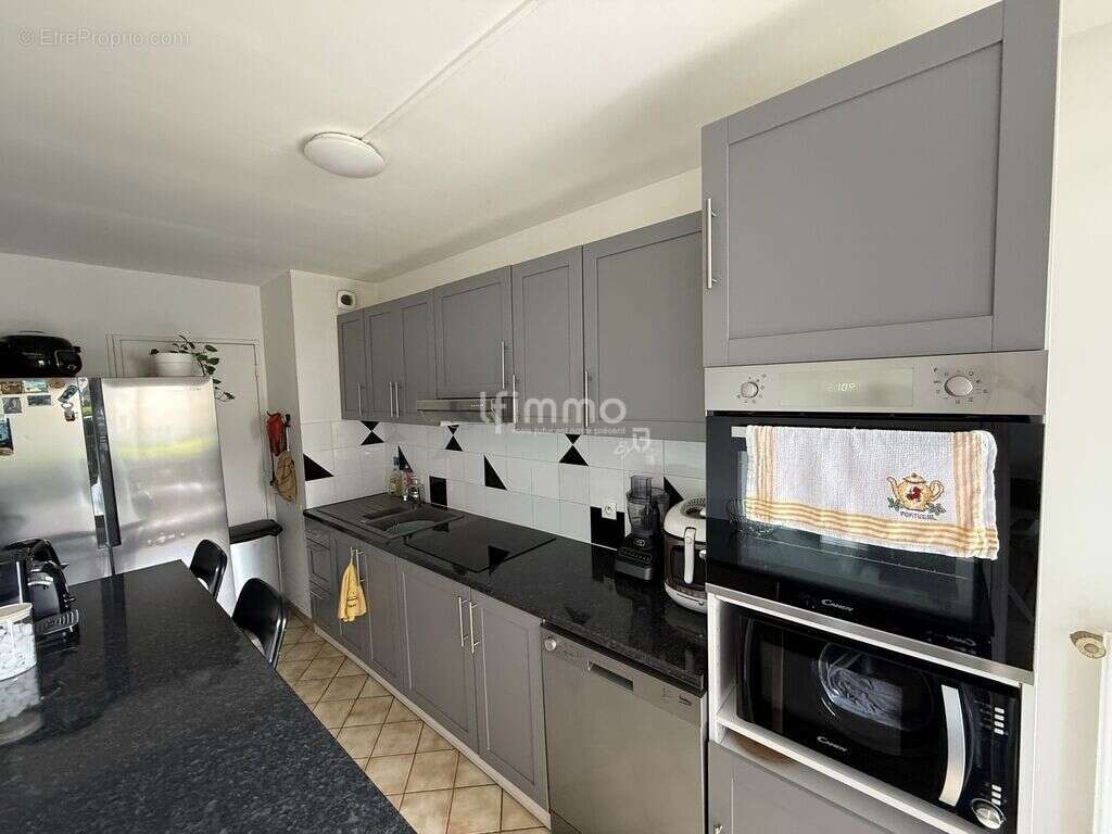 Appartement à VAUJOURS