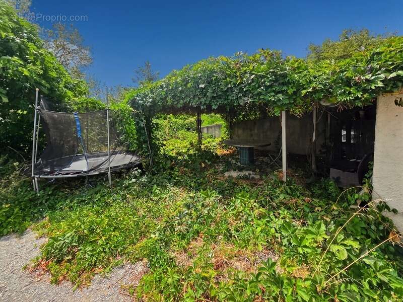 Terrain à LAVAL-PRADEL