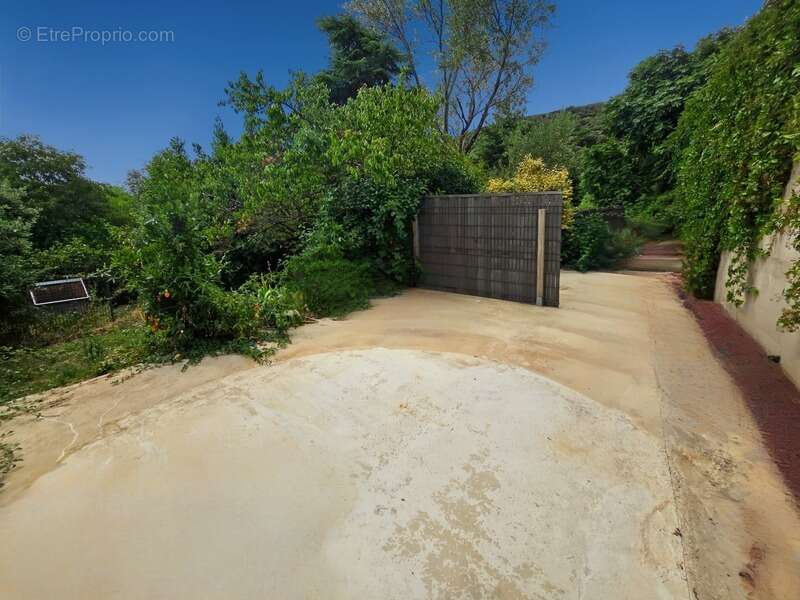 Terrain à LAVAL-PRADEL