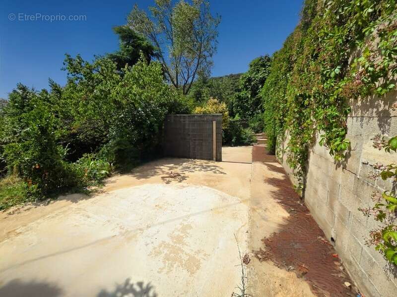 Terrain à LAVAL-PRADEL